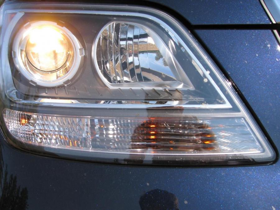  Kia Borrego 2009 года  (фото 38 из 345)